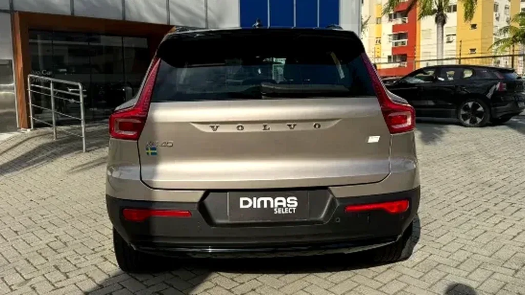 Volvo XC40 Recharge - Imagem 5