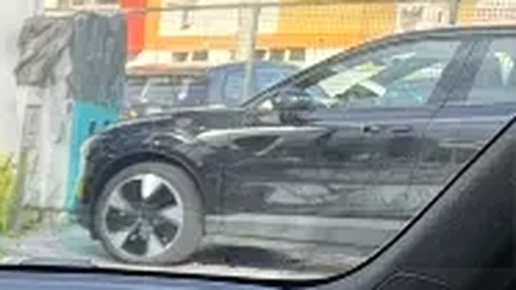 Volvo XC40 Recharge - Imagem 8