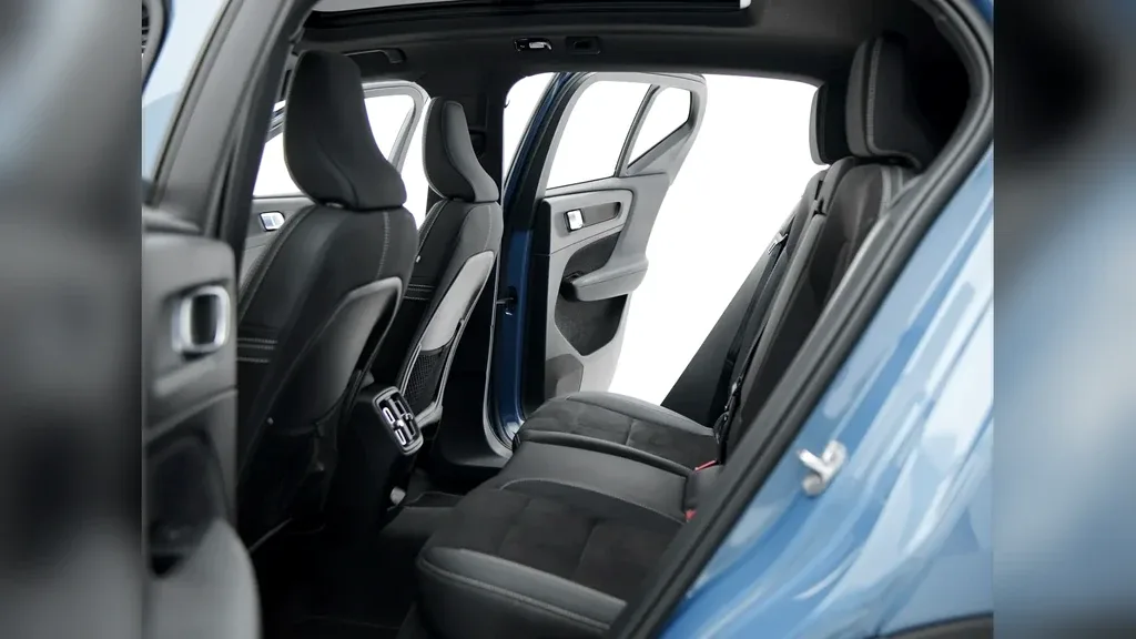 Volvo XC40 Recharge - Imagem 16