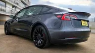 Tesla Model 3 - Miniatura 11