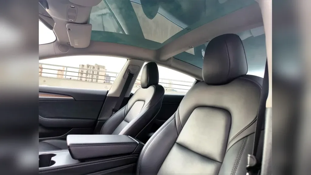 Tesla Model 3 - Imagem 4