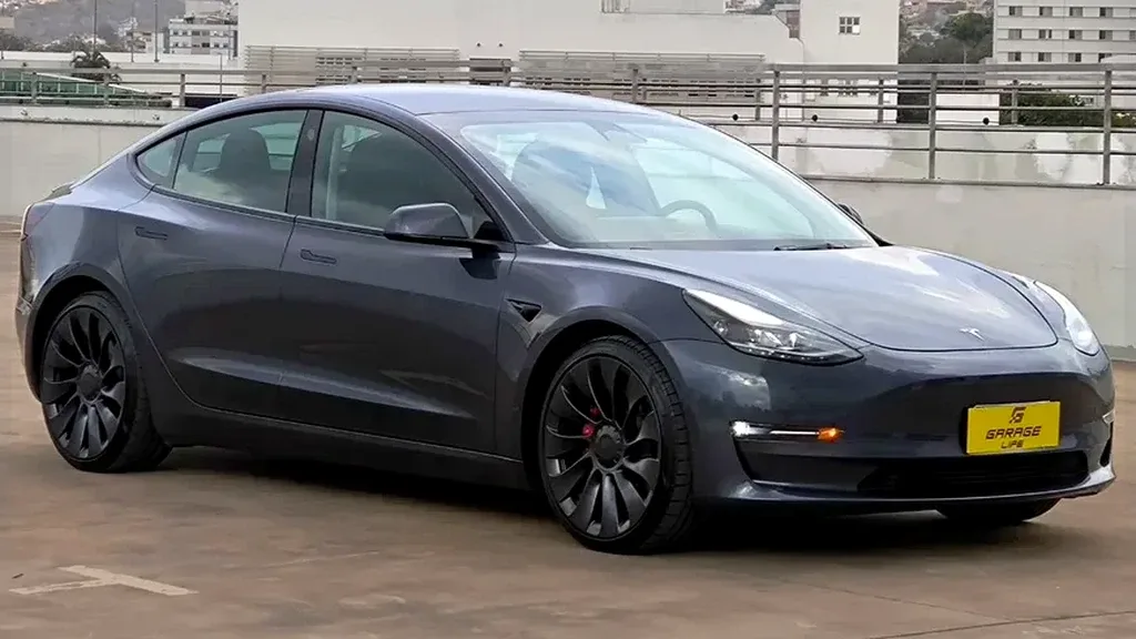 Tesla Model 3 - Imagem 10