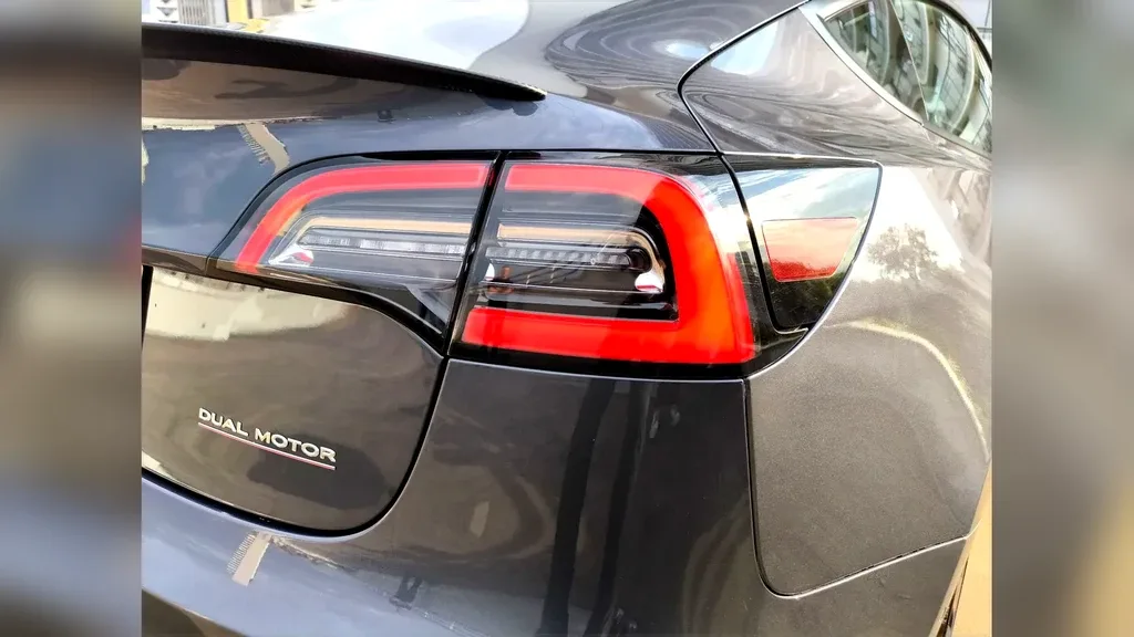 Tesla Model 3 - Imagem 12