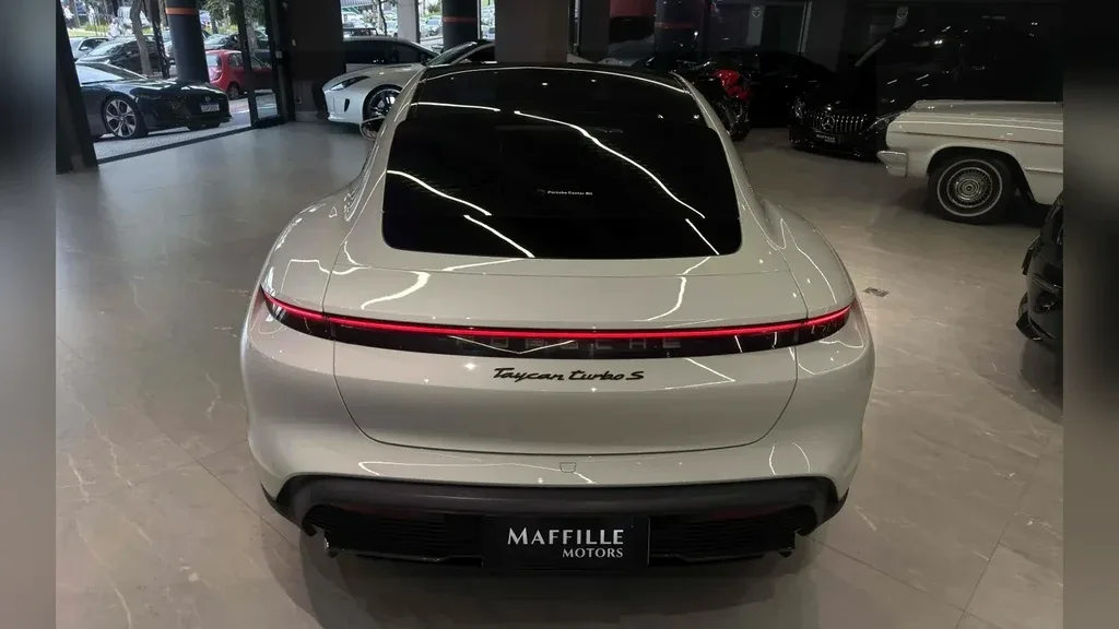 Porsche Taycan - Imagem 3
