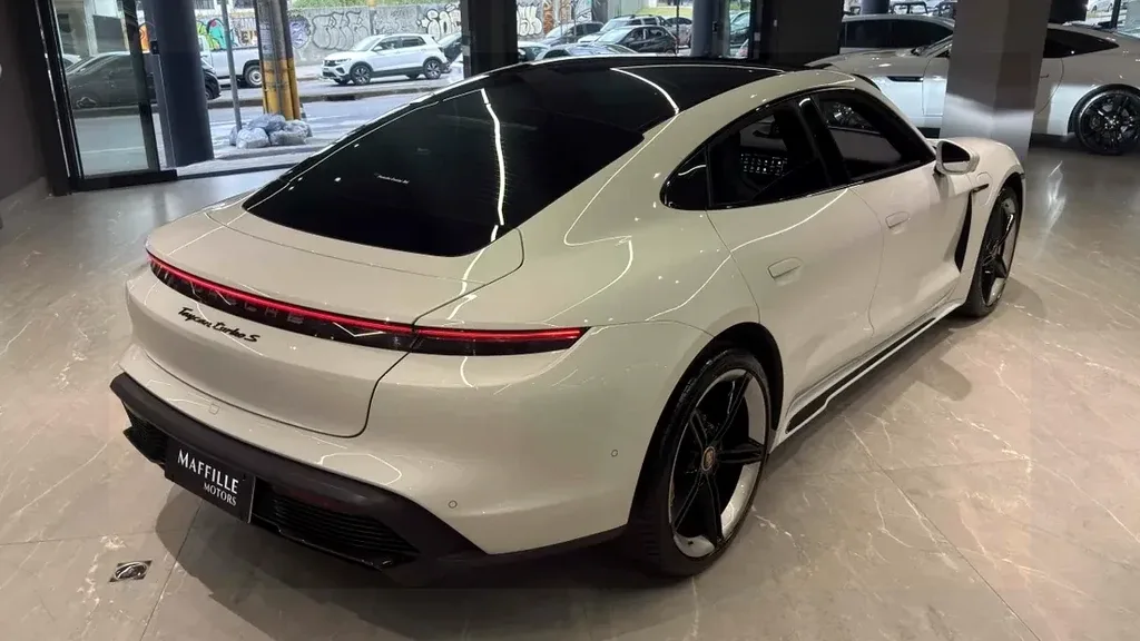 Porsche Taycan - Imagem 4