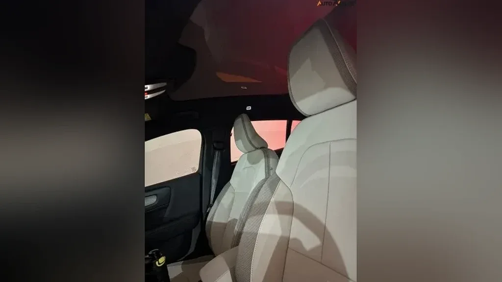 Volvo Ec40 - Imagem 4