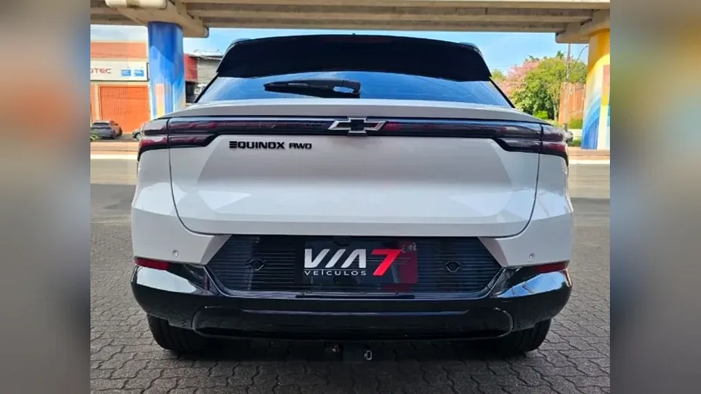 Chevrolet Equinox EV - Imagem 13