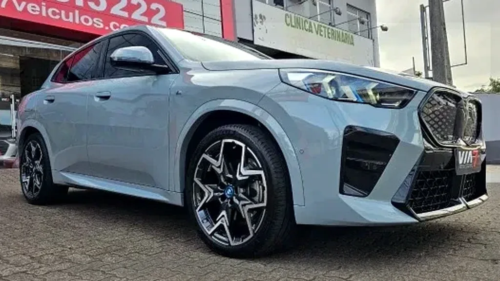 BMW IX2 - Imagem 4