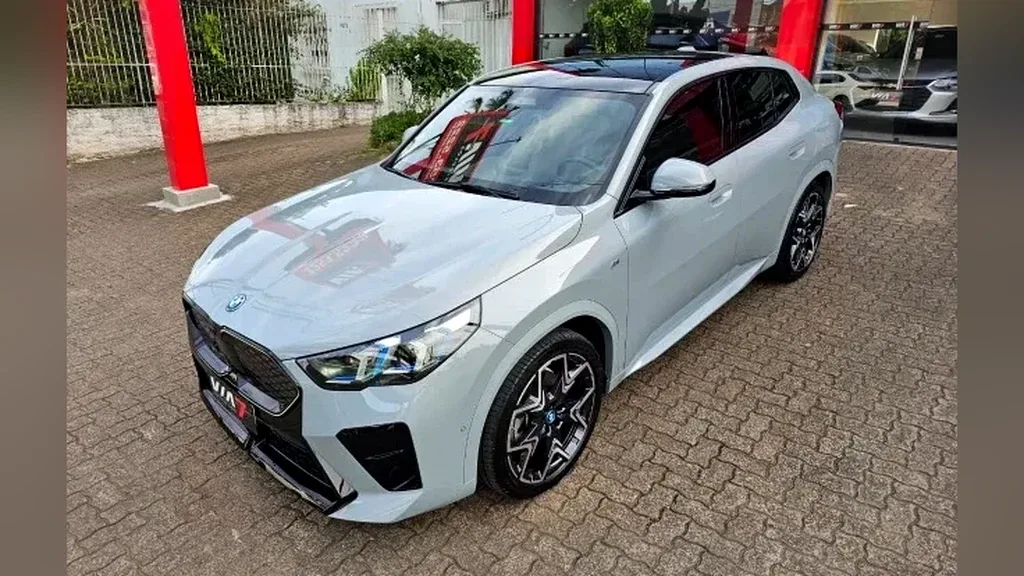 BMW IX2 - Imagem 7