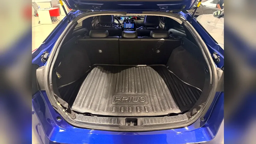 Toyota Prius Gen-4 - Imagem 12