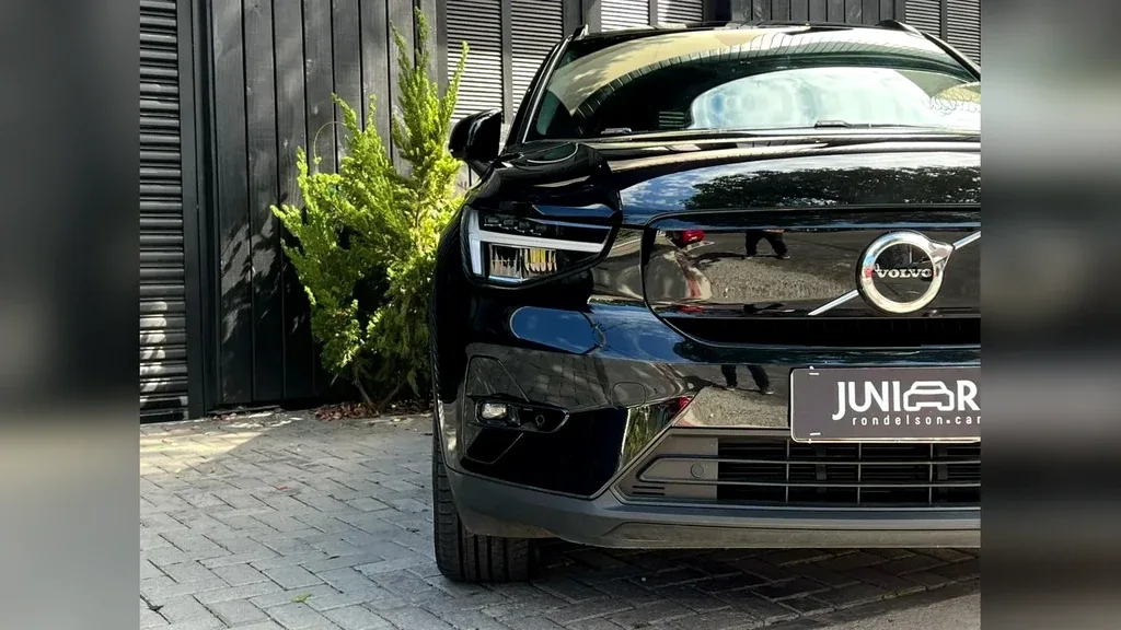 Volvo XC40 Recharge - Imagem 2