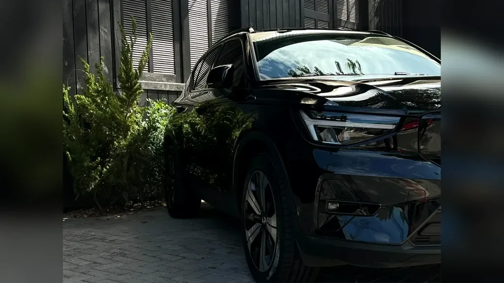 Volvo XC40 Recharge - Imagem 3