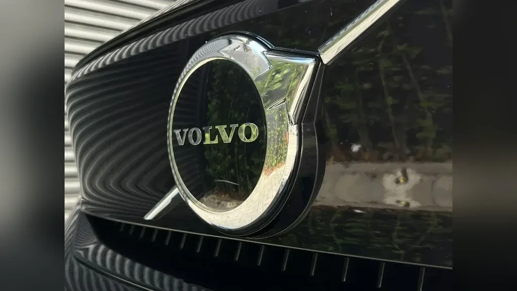 Volvo XC40 Recharge - Imagem 8