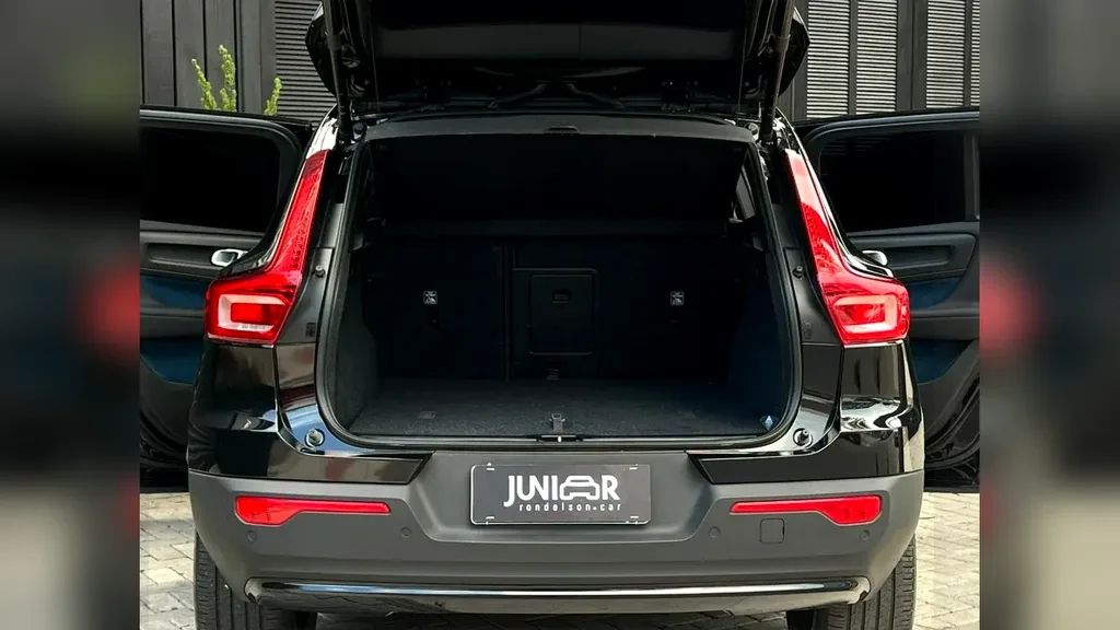 Volvo XC40 Recharge - Imagem 12