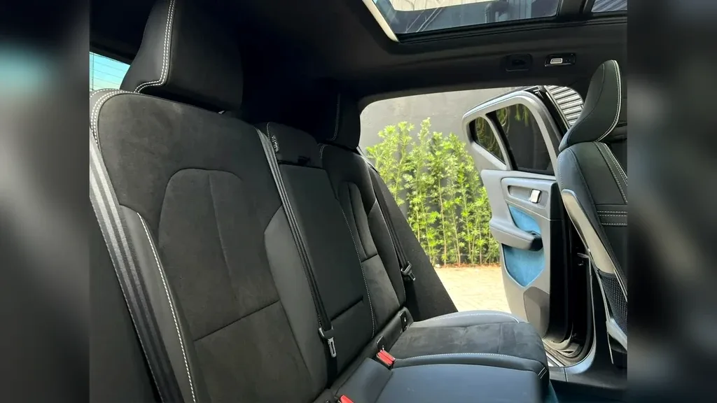 Volvo XC40 Recharge - Imagem 13