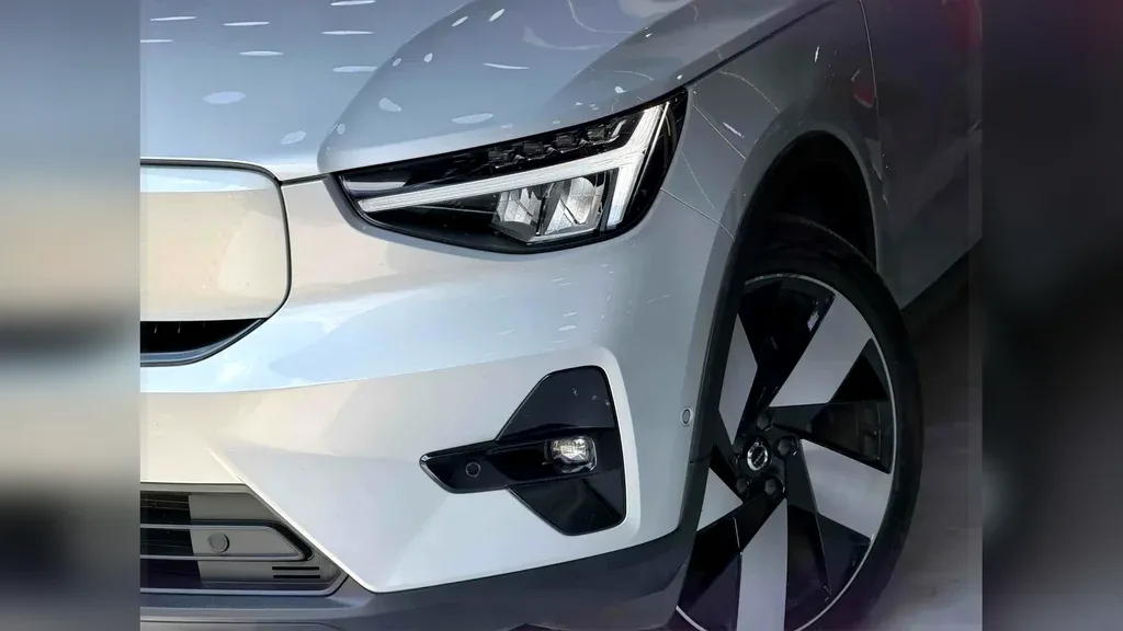 Volvo C40 Recharge - Imagem 4