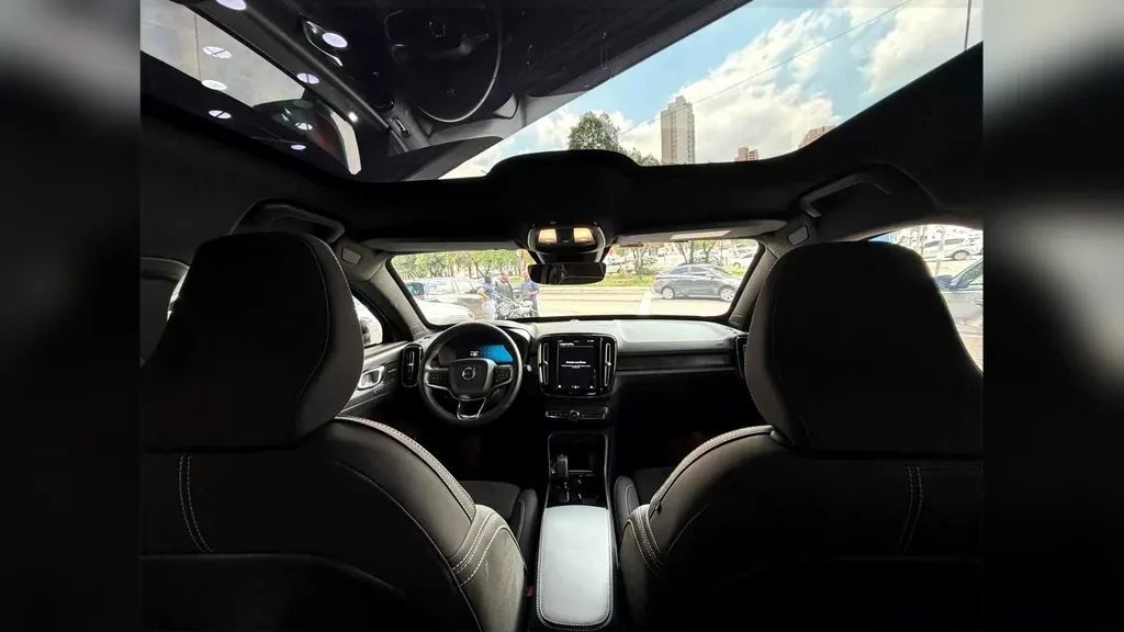 Volvo C40 Recharge - Imagem 15