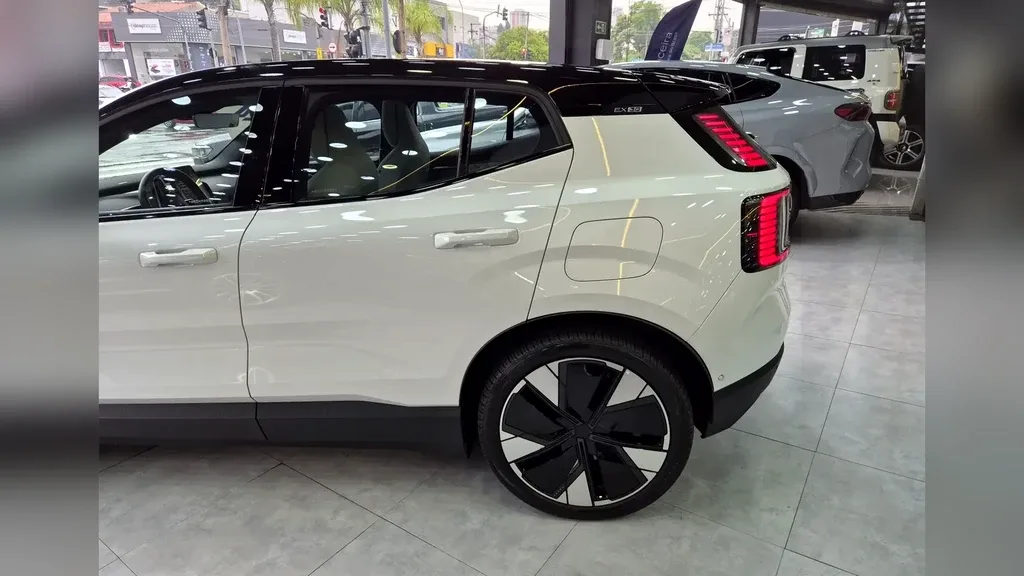 Volvo EX30 - Imagem 4