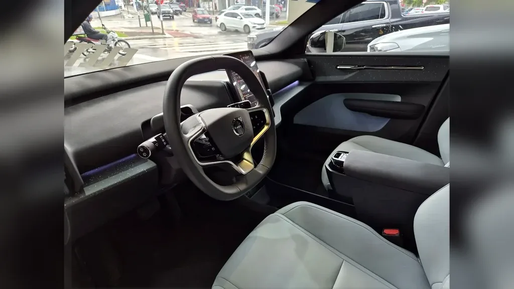Volvo EX30 - Imagem 7