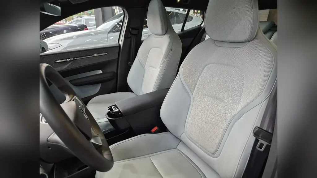 Volvo EX30 - Imagem 13