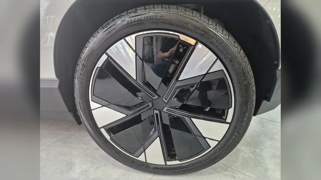 Volvo EX30 - Imagem 17