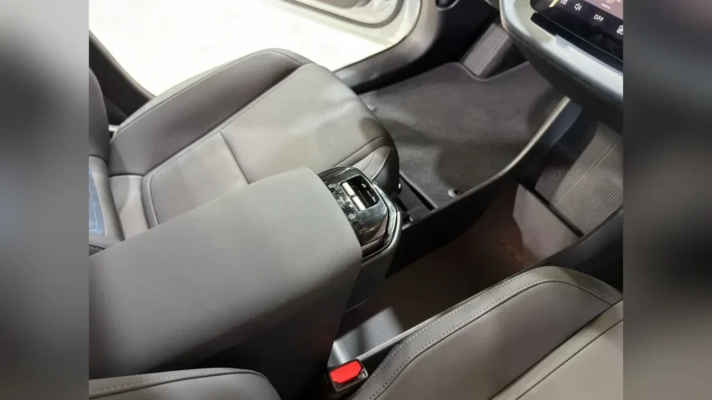 Volvo EX30 - Imagem 5