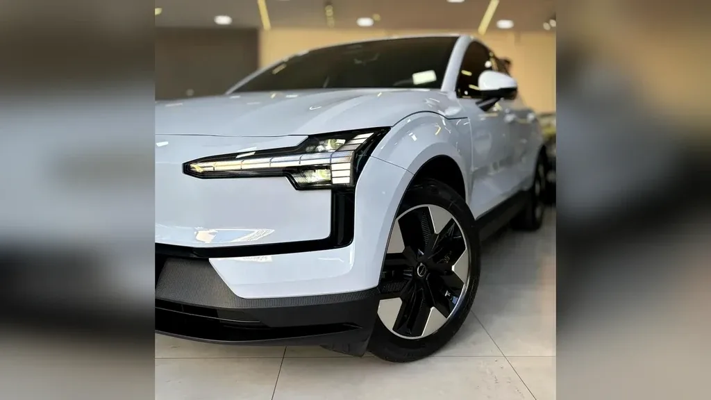 Volvo EX30 - Imagem 3