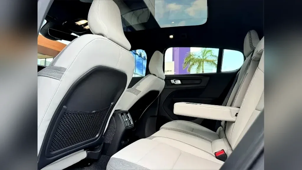 Volvo Ec40 - Imagem 13