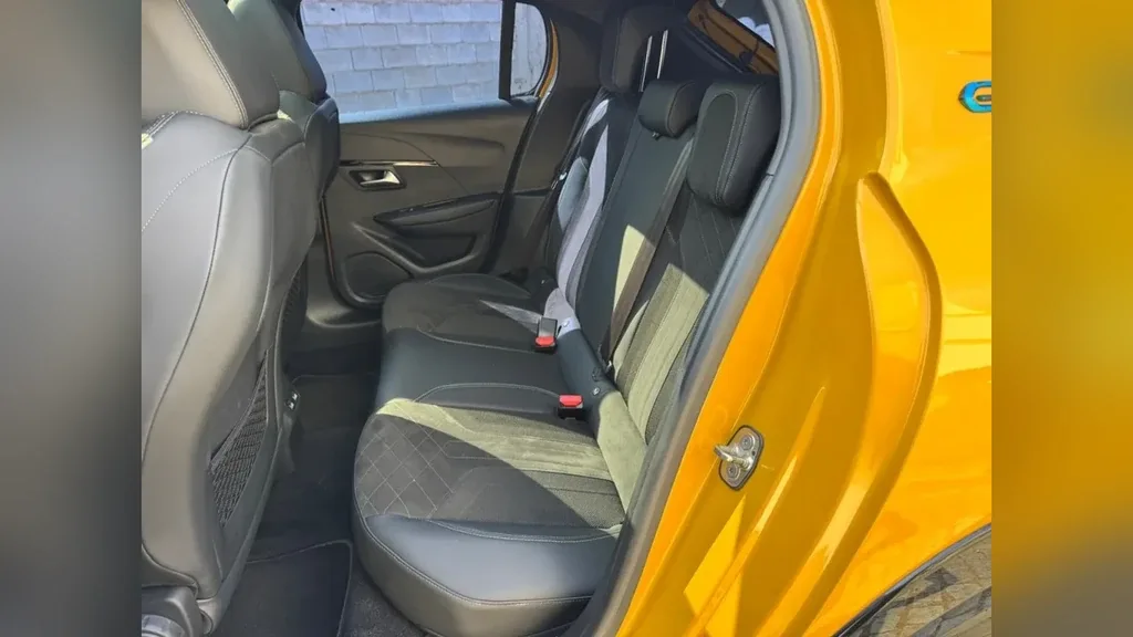 Peugeot E-208 - Imagem 11