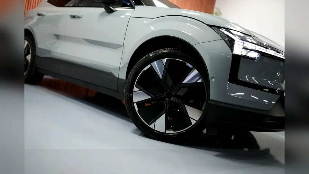 Volvo EX30 - Imagem 7