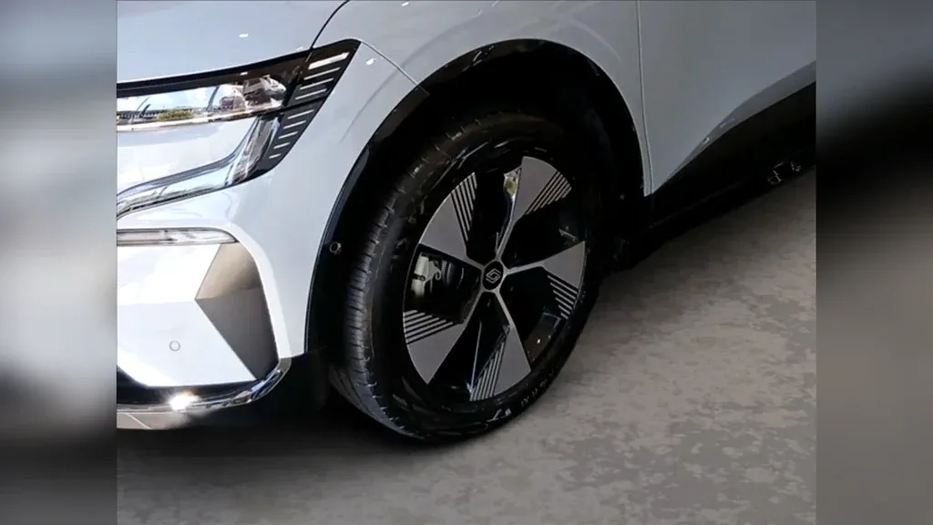 Renault Megane E-tech Electric - Imagem 6