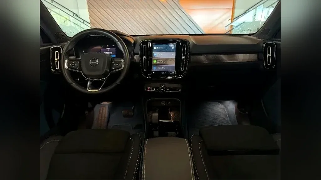 Volvo C40 Recharge - Imagem 13