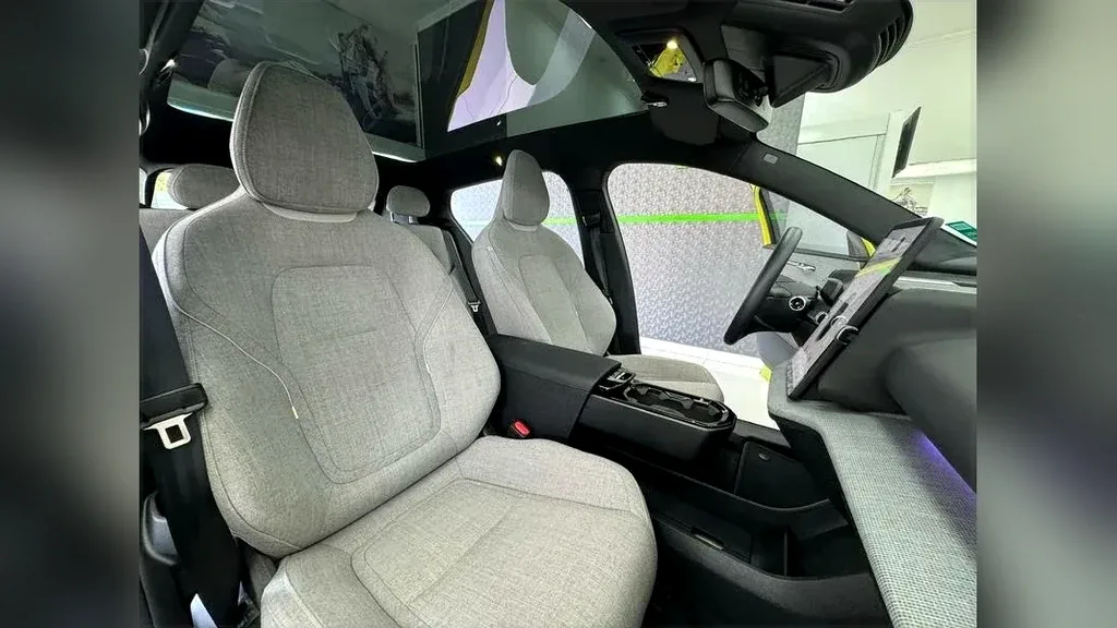 Volvo EX30 - Imagem 5