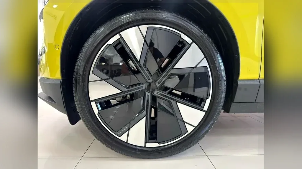 Volvo EX30 - Imagem 12