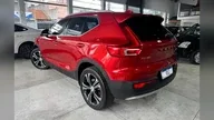 Volvo XC40 - Miniatura 2