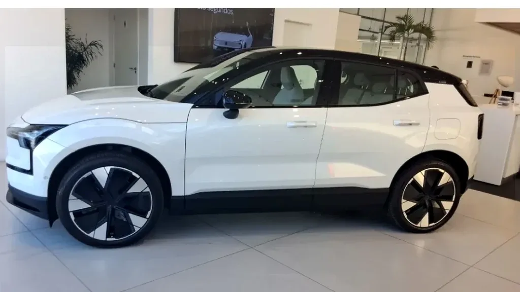 Volvo EX30 - Imagem 2