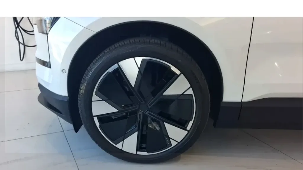 Volvo EX30 - Imagem 4