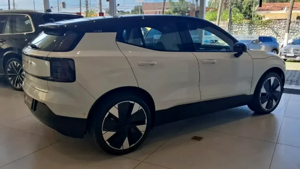 Volvo EX30 - Imagem 6