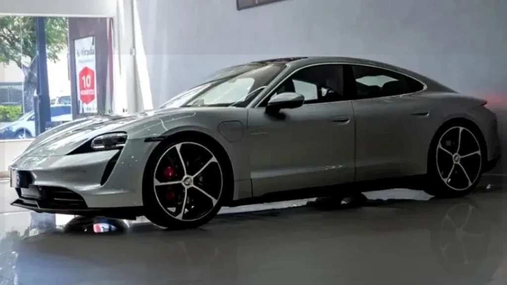 Porsche Taycan - Imagem 12