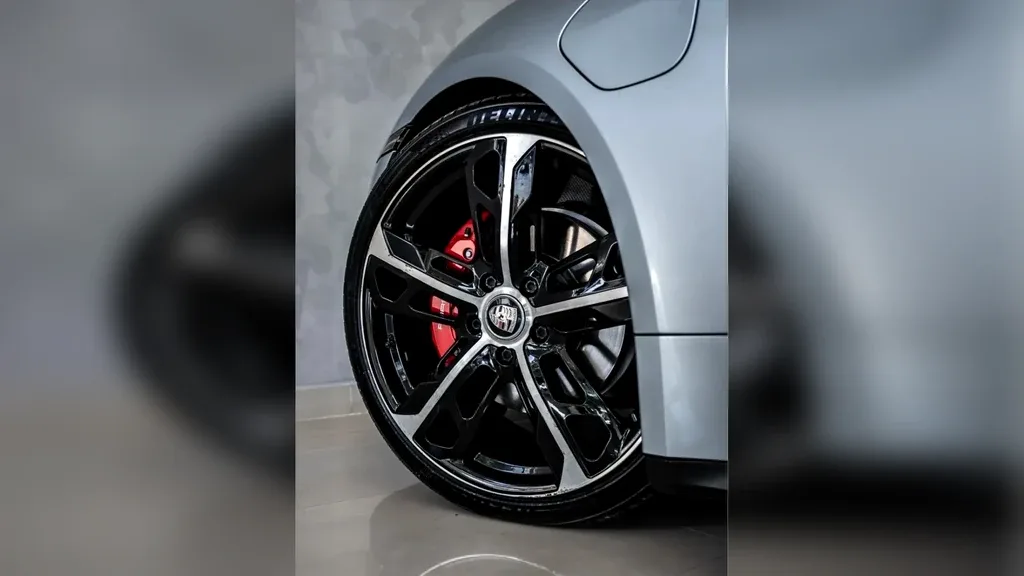 Porsche Taycan - Imagem 15