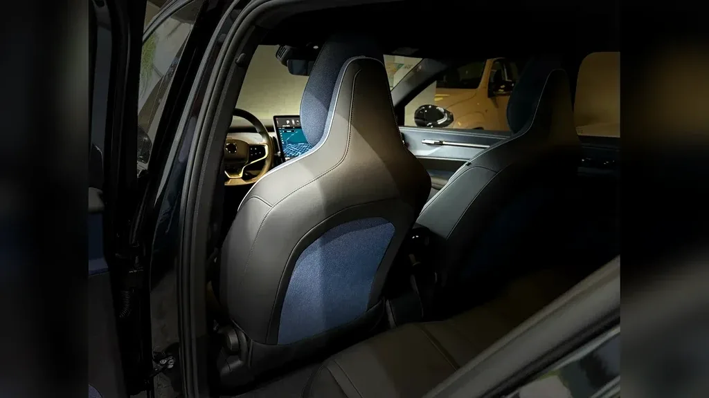 Volvo EX30 - Imagem 8