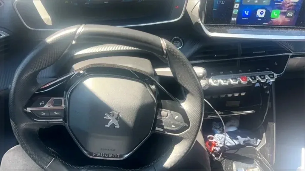 Peugeot E-2008 - Imagem 3