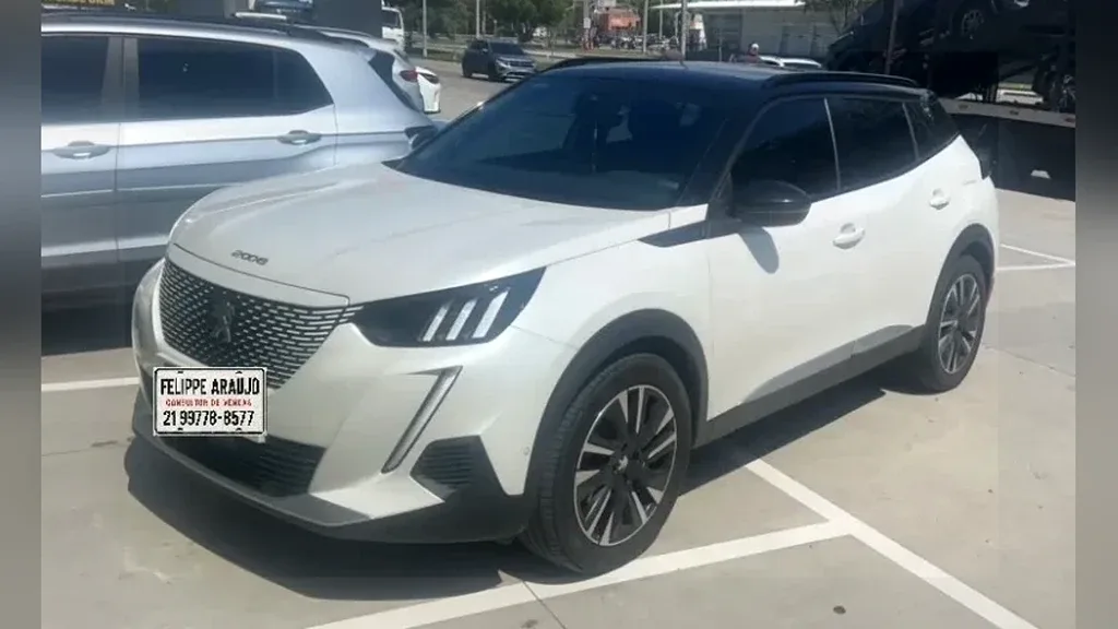 Peugeot E-2008 - Imagem 6