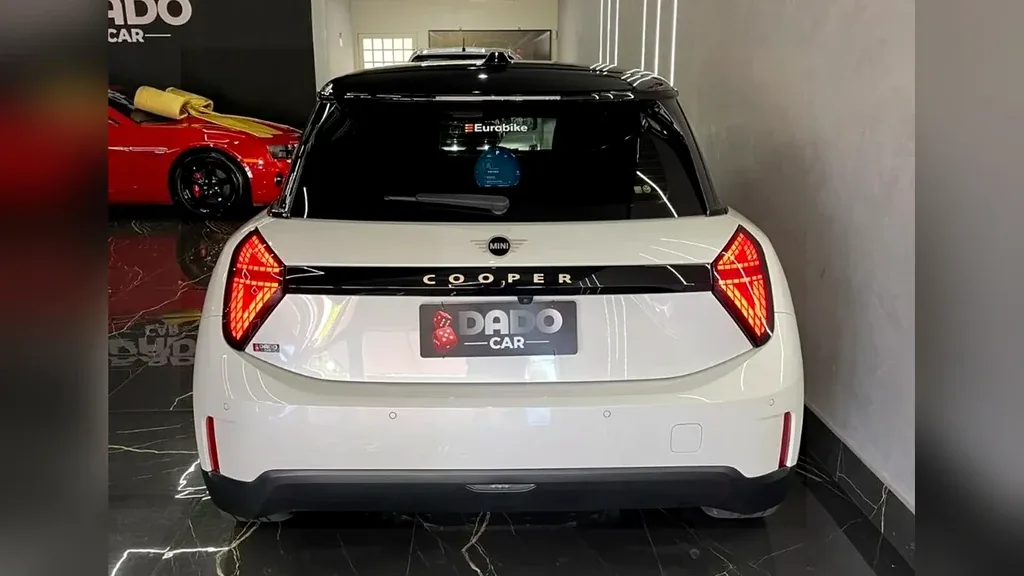 Mini Cooper SE - Imagem 18