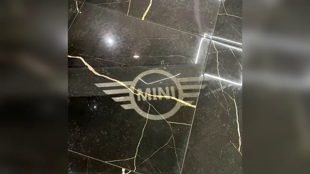 Mini Cooper SE - Imagem 19