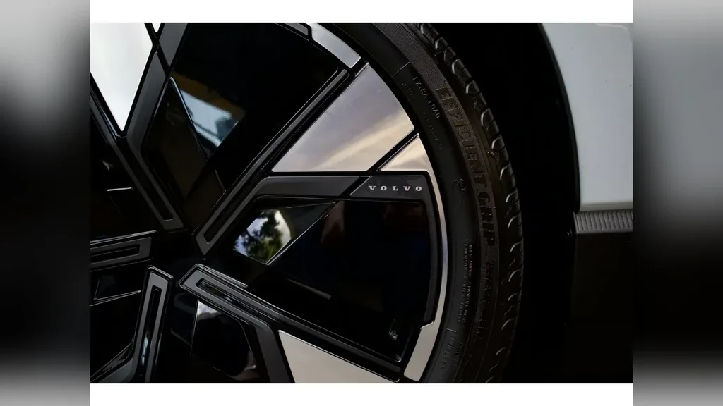 Volvo EX30 - Imagem 11