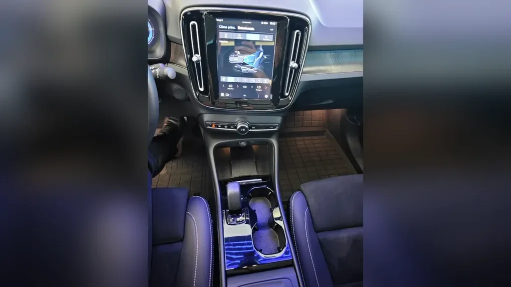 Volvo C40 Recharge - Imagem 10