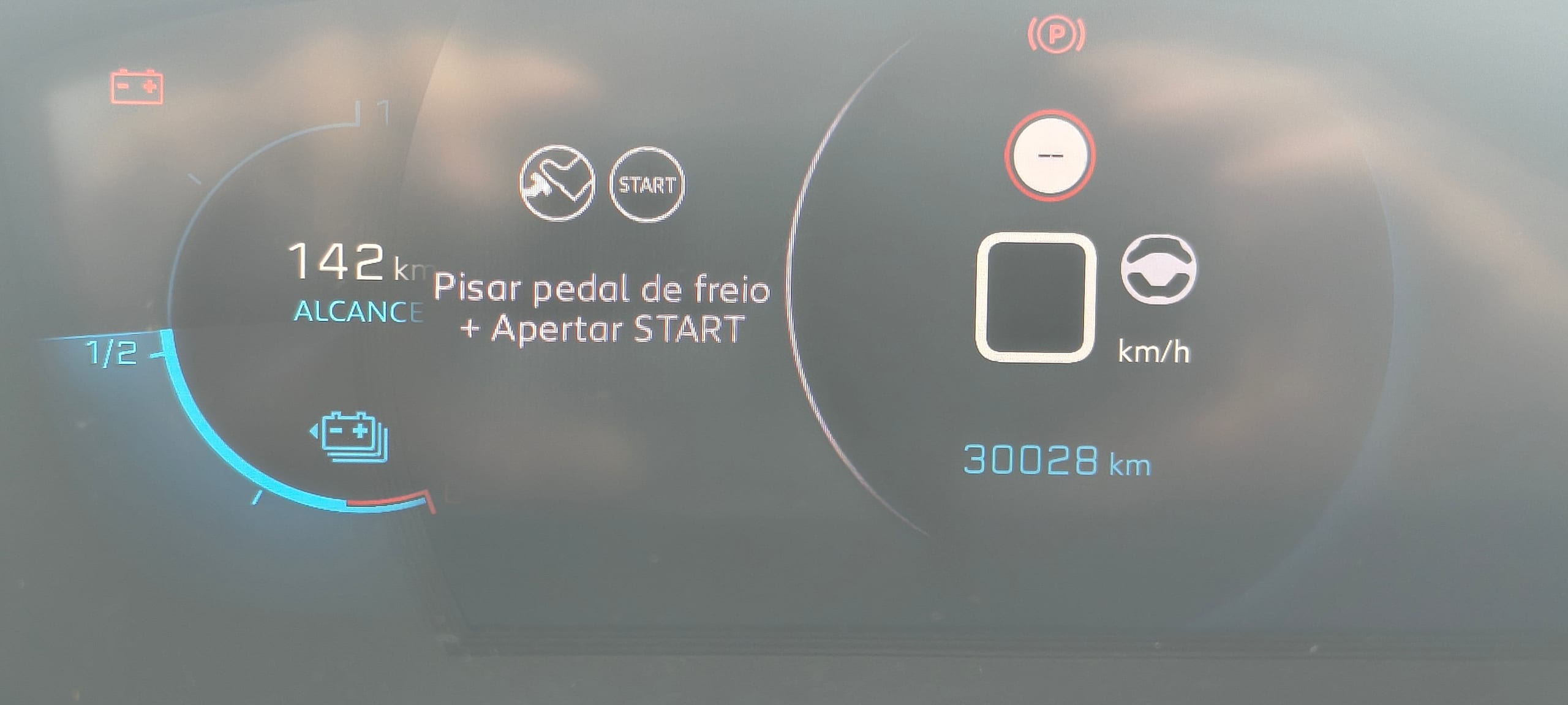 Peugeot E-2008 - Imagem 10