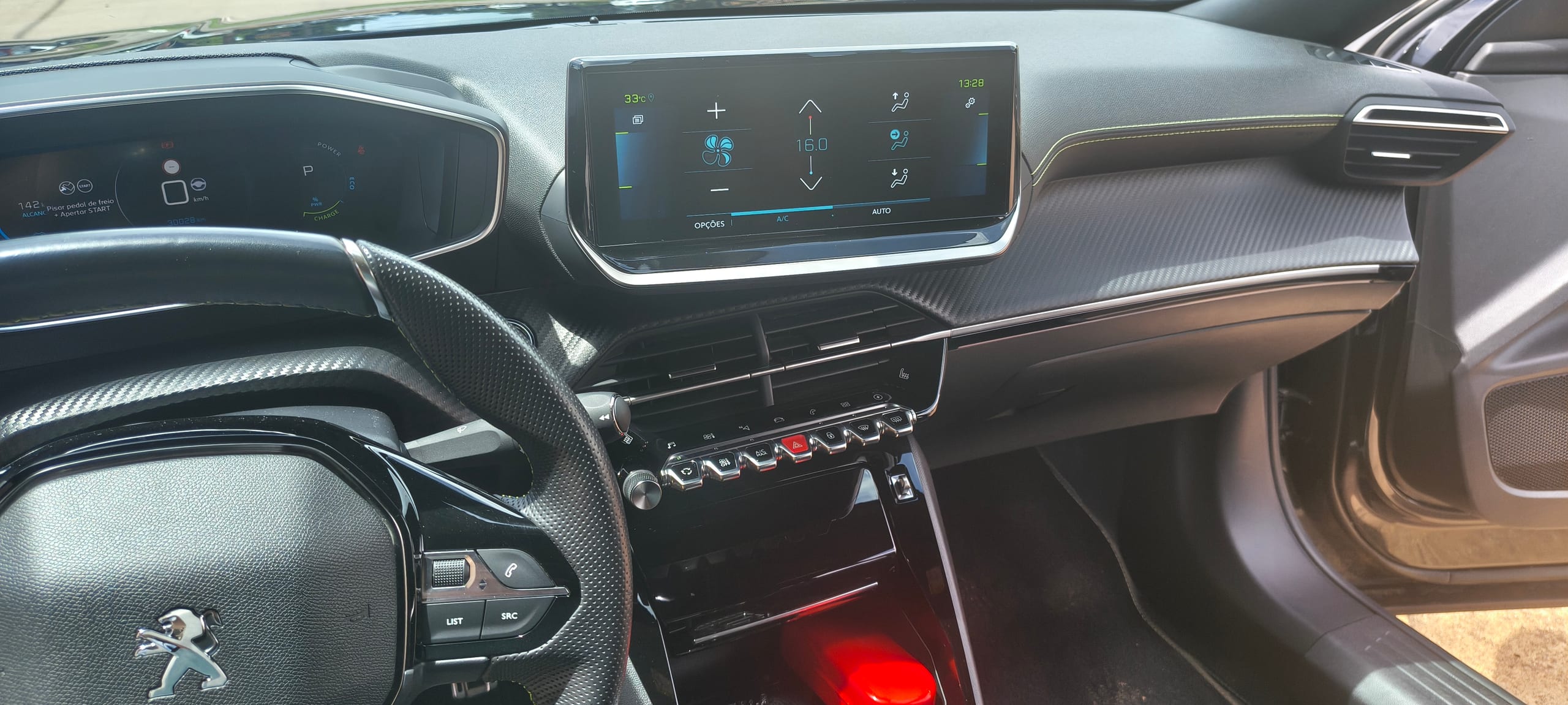 Peugeot E-2008 - Imagem 11