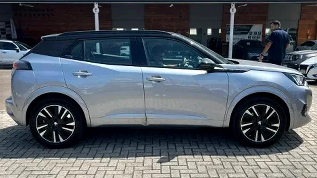 Peugeot E-2008 - Imagem 4